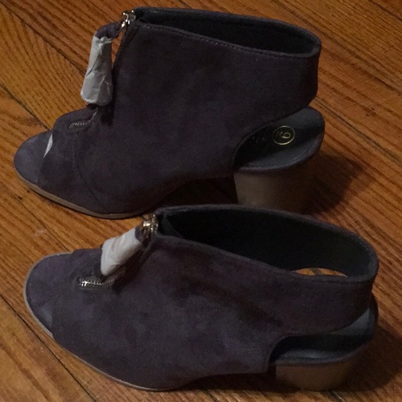 Gray peep toe shoes - Picture 2 of 4